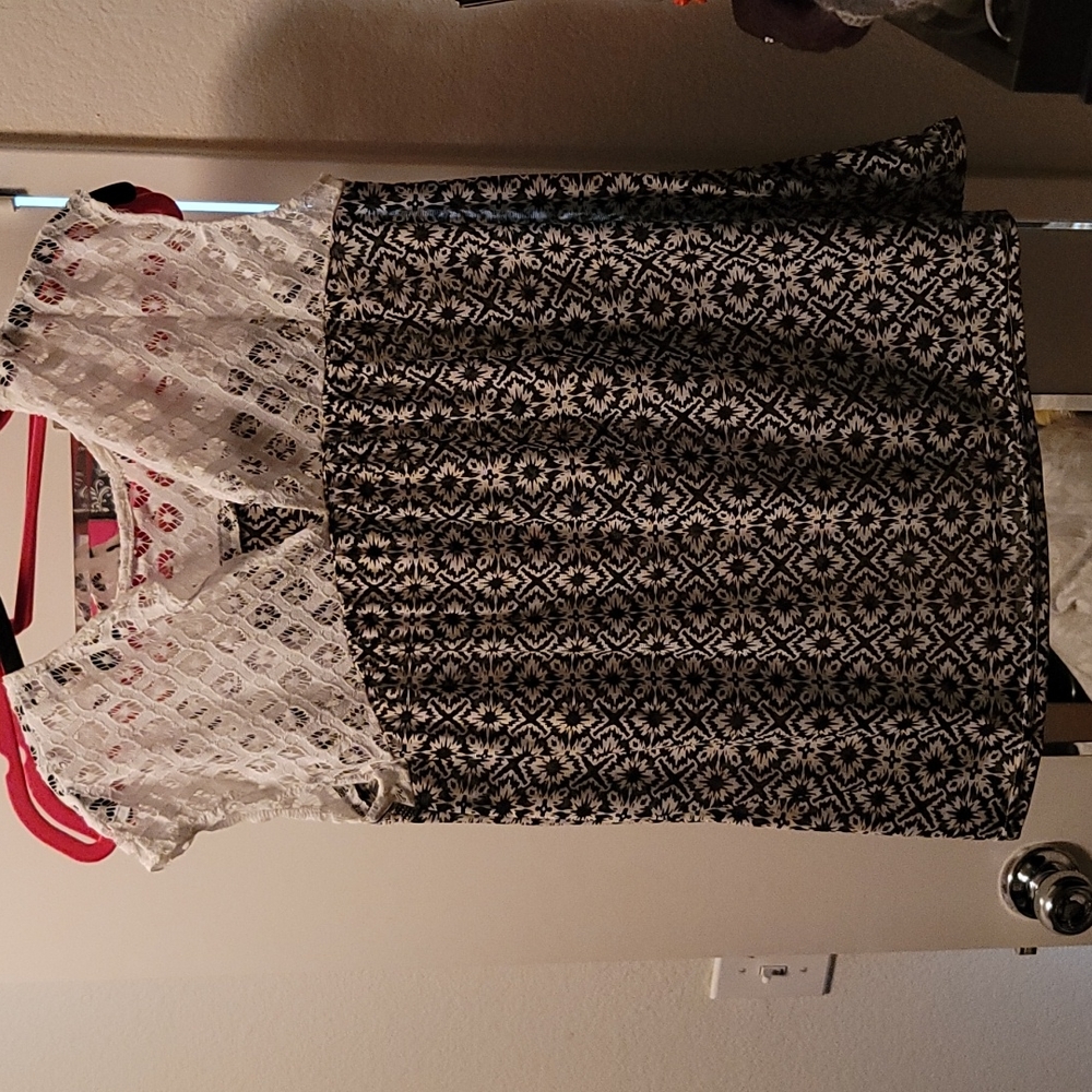 Suzanne Betro Small black/white blouse